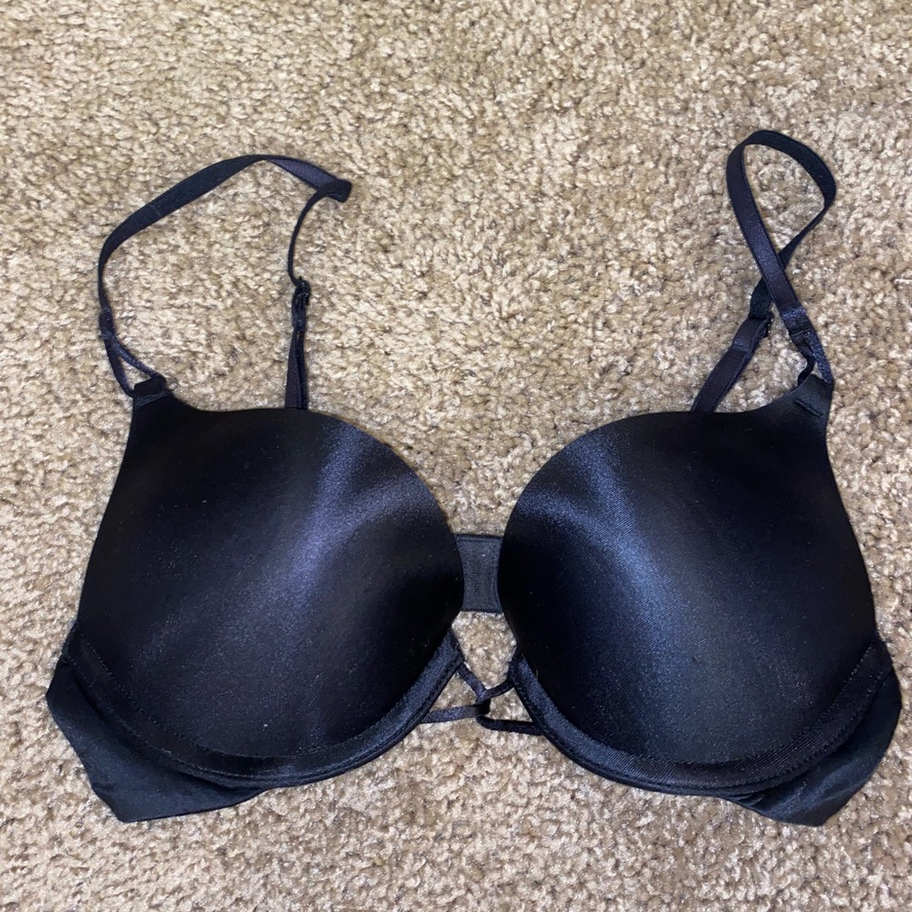 Victoria’s Secret bombshell bra in color black size 32 A